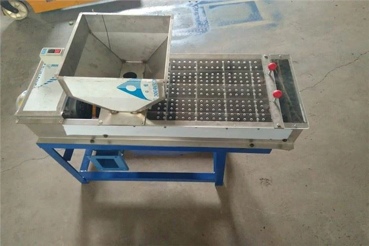 Dried Peanut Peeling Machine