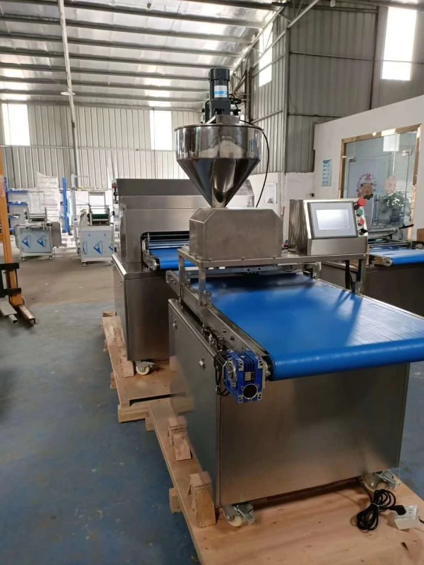 Swiss Roll Cake Icing Rolling Machine